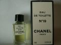 Chanel-n19boite6.jpg