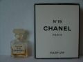 Chanel-n19p4lignes.jpg